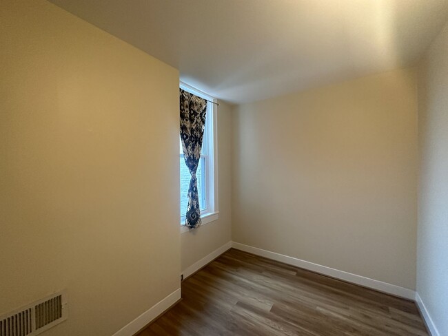 Building Photo - Charming 3Bed/1.5Bath in Hampden