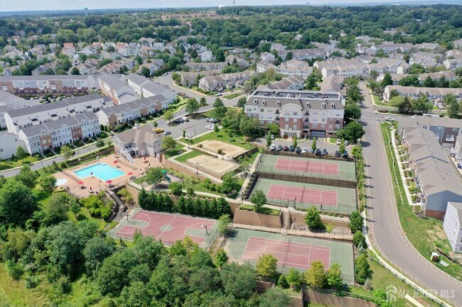 Building Photo - 6406 Fernandez Ct