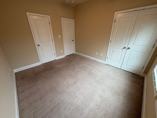 Building Photo - PRE-LEASING FOR AUGUST 6TH, 2026!