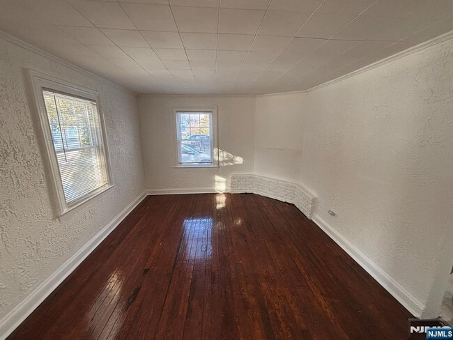 Building Photo - 86 Ringwood Ave