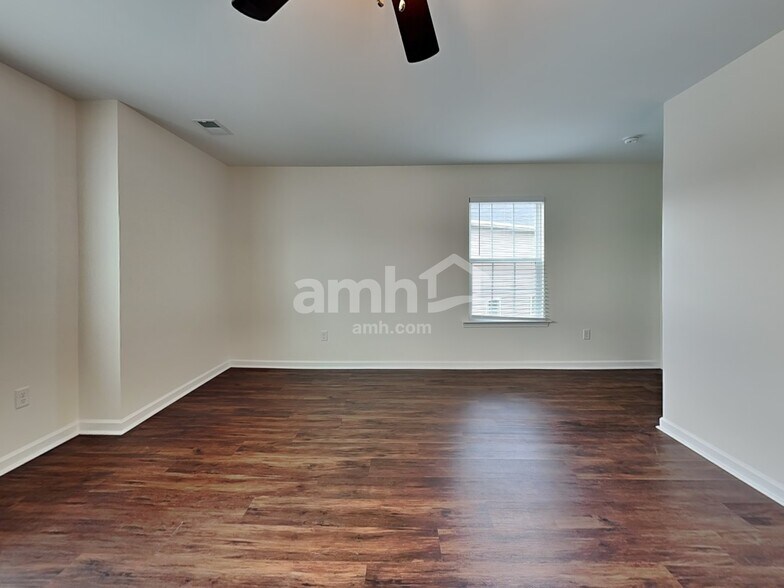 Building Photo - 130 Dunnsmore Dr