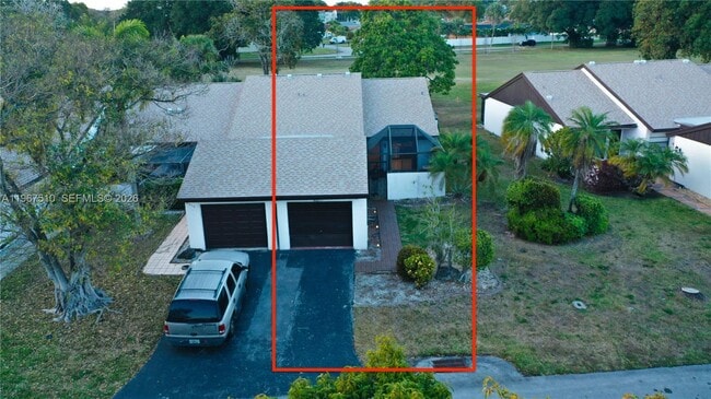 Building Photo - 9311 Wedgewood Dr