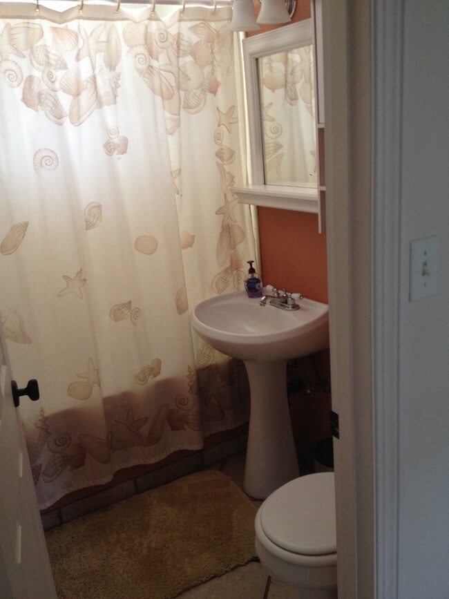 Building Photo - Gorgeous Four Bedroom Clairemont Mesa Home!
