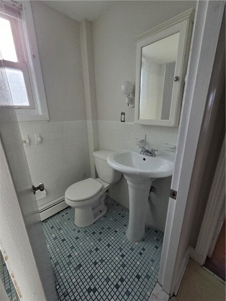 Building Photo - 292 Pleasant St