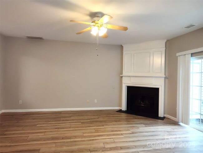Building Photo - 8334 Gossomer Bay Dr