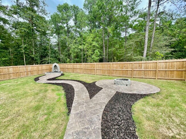 Building Photo - 3-Bedroom Retreat With 2.5 Baths In Fayetteville