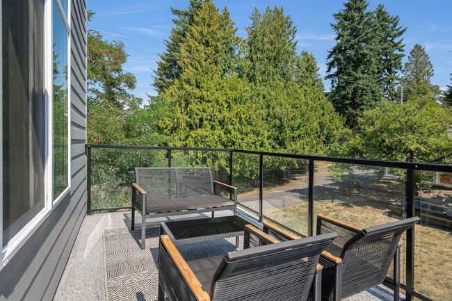 Building Photo - 10404 2nd Pl SW