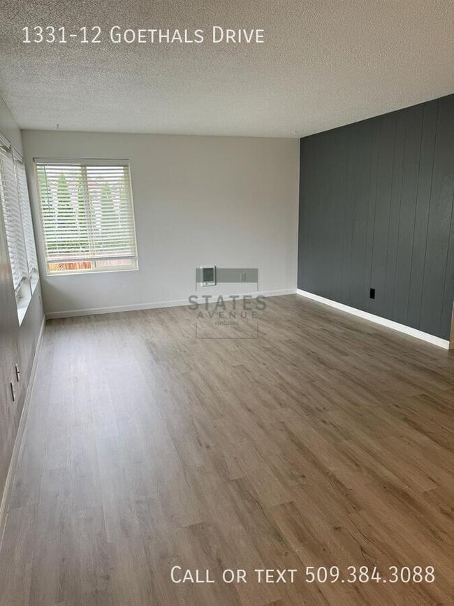 Building Photo - 1331 Goethals Dr