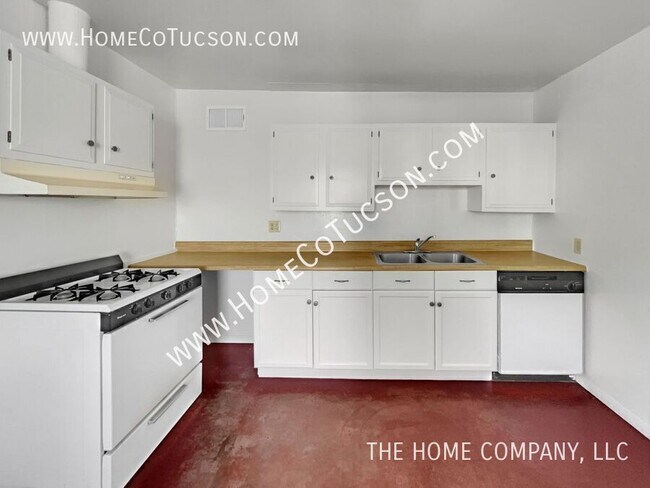 Building Photo - 1721 E Adelaide Dr