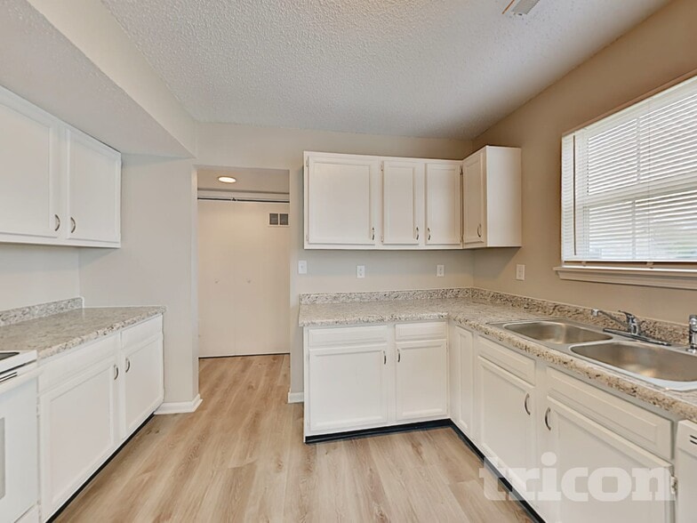 Building Photo - 2022 Twin Leaf Ct