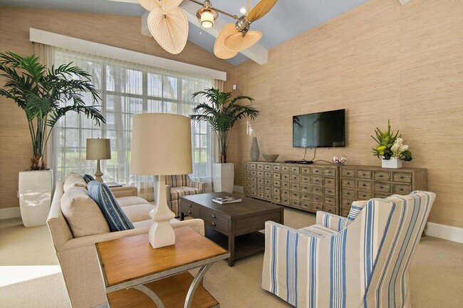 Building Photo - 315 Bay Colony Dr N