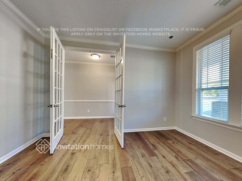 Building Photo - 10318 Blackstone Drive