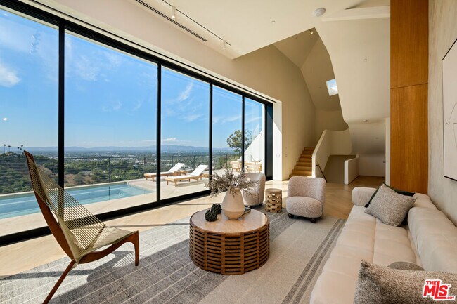 Building Photo - 3699 Alta Mesa Dr