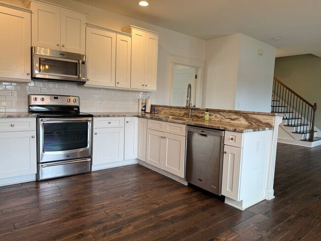 Building Photo - Beautiful Two-Story House in Woodbine - Fenced in Backyard