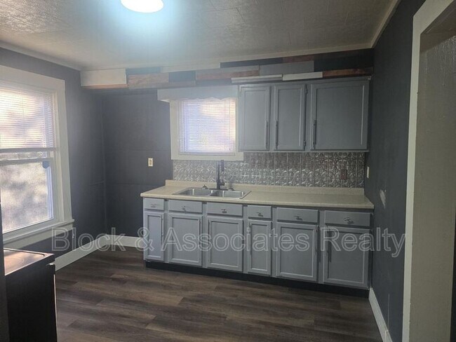 Building Photo - 222 Liberty Rd