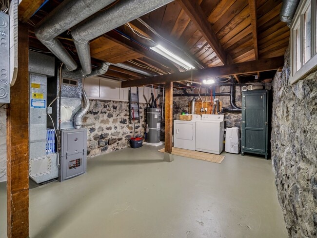 Building Photo - 2612 W Dean Ave