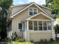 Building Photo - 264 E Woodland St