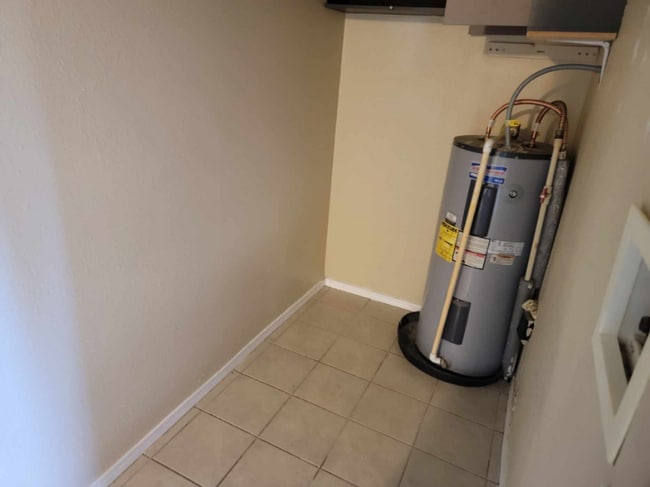 Building Photo - 290 Elma Ave NE