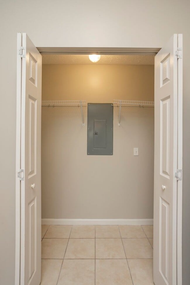 Building Photo - 564 Rose Cottage Cir