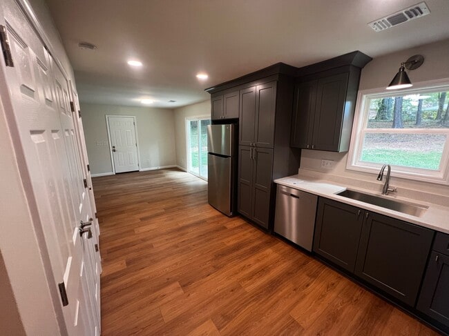 Building Photo - 3025 Barrett Ct