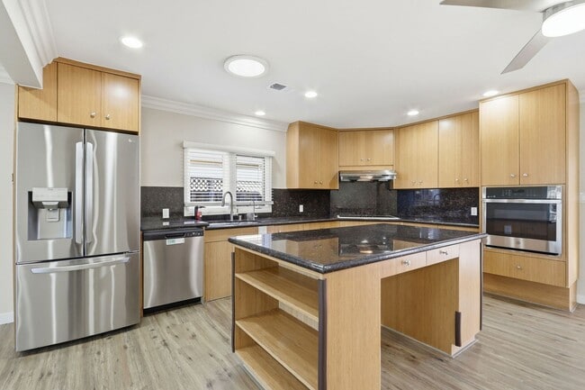 Building Photo - Turnkey Open-Concept Home with Central A/C & Solar