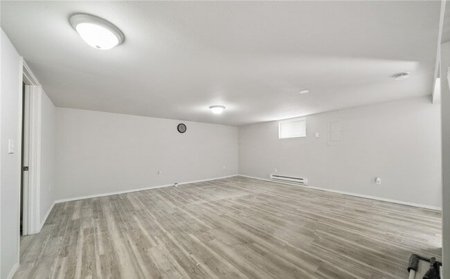 Building Photo - 112 E 40th St