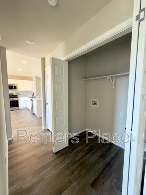 Building Photo - 1105 W Lawton Rd