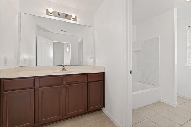 Building Photo - 20807 Echo Manor Dr