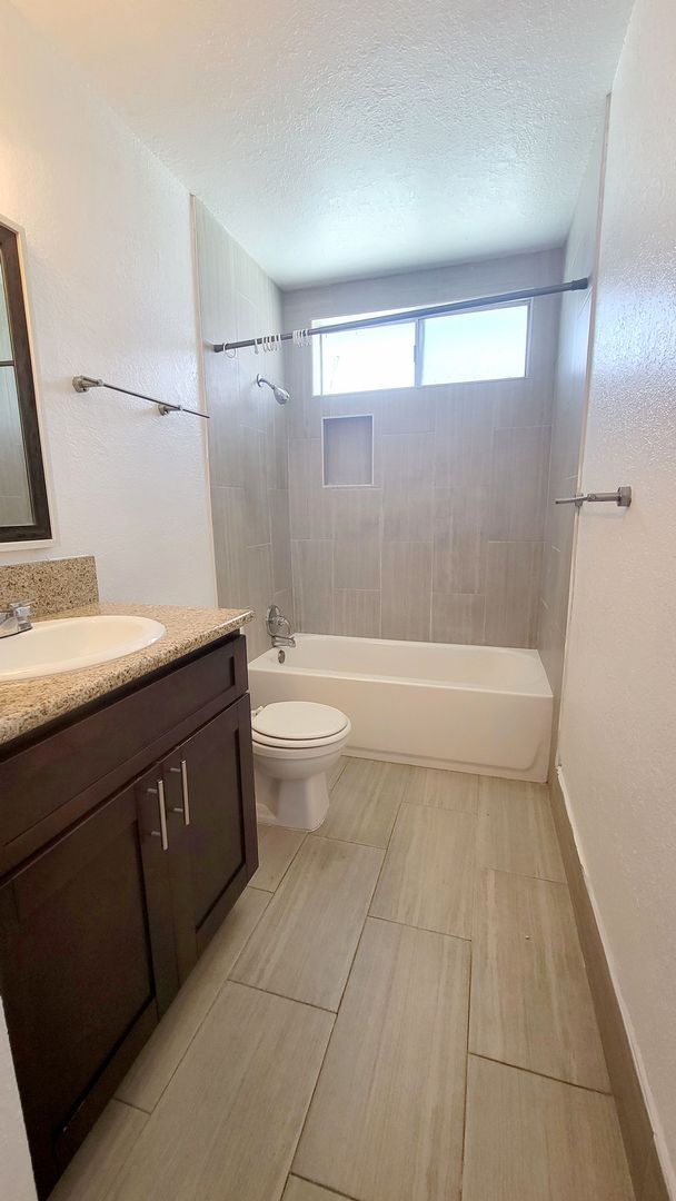 Building Photo - Spacious 3BR Home in Quiet Spring Valley Neighborhood – Bright, Comfortable Living