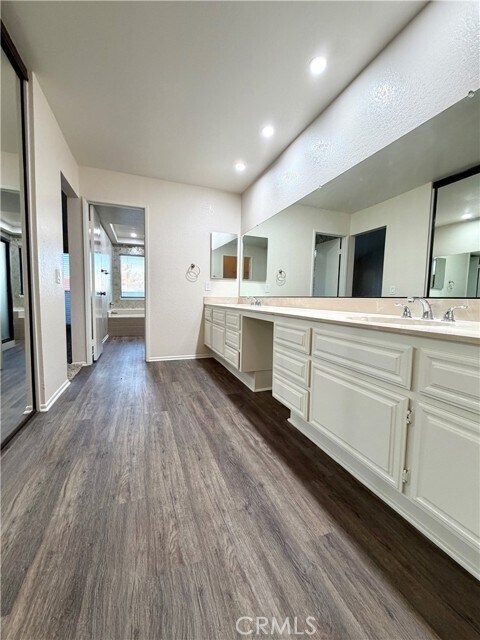 Building Photo - 1718 Chattanooga Ct