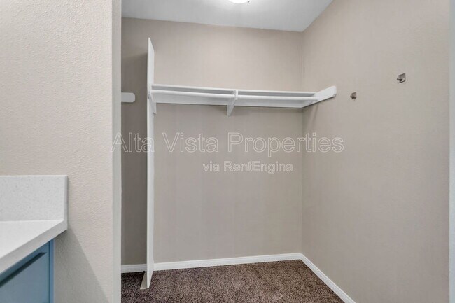 Building Photo - 7960 Mission Vista Dr