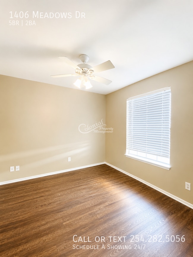 Building Photo - 1406 Meadows Dr