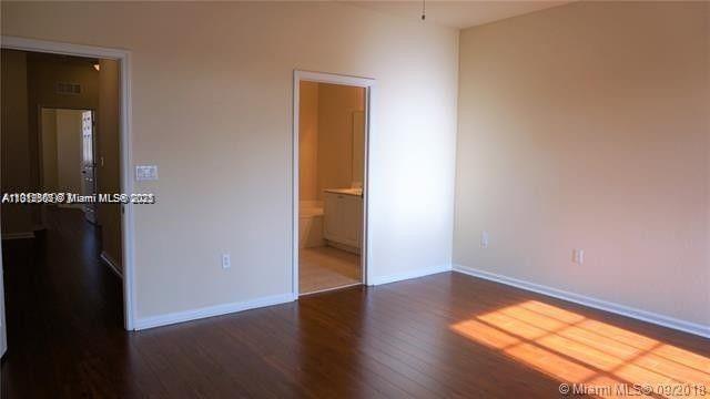 Building Photo - 233 Las Brisas Cir