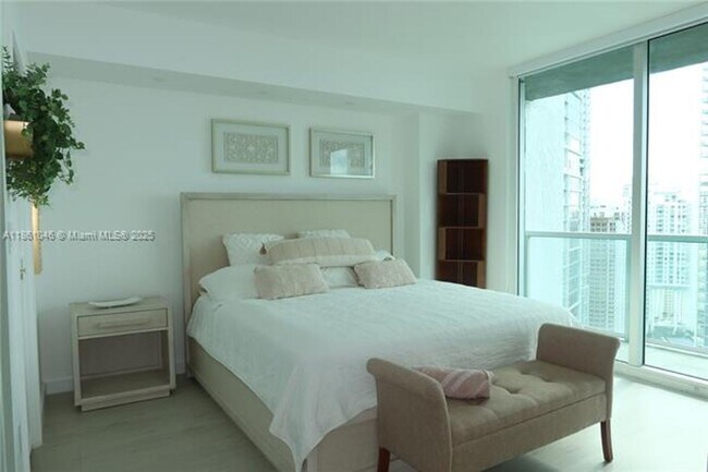 Building Photo - 500 Brickell Ave