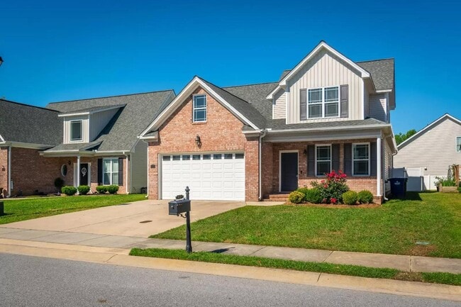 Building Photo - 925 Dearborn Ct