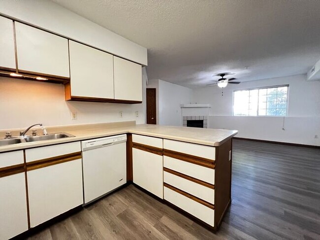 Building Photo - $1,175 | 2 Bedroom, 1 Bathroom Condo | No ...