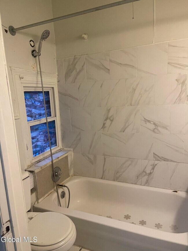 Building Photo - 2156 5th Ave