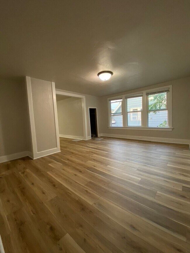 Building Photo - 1229 School Ave