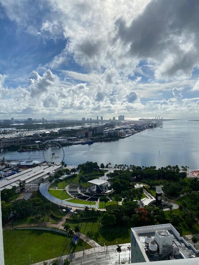 Building Photo - 253 NE 2nd St