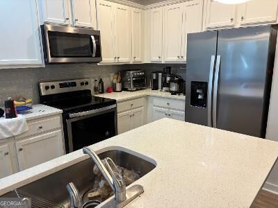 Building Photo - 365 Lorien Way