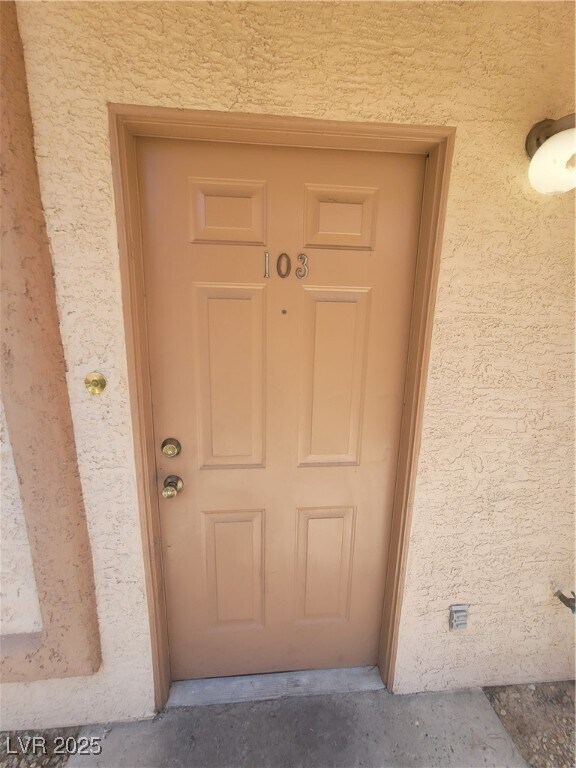 Building Photo - 1608 N Torrey Pines Dr