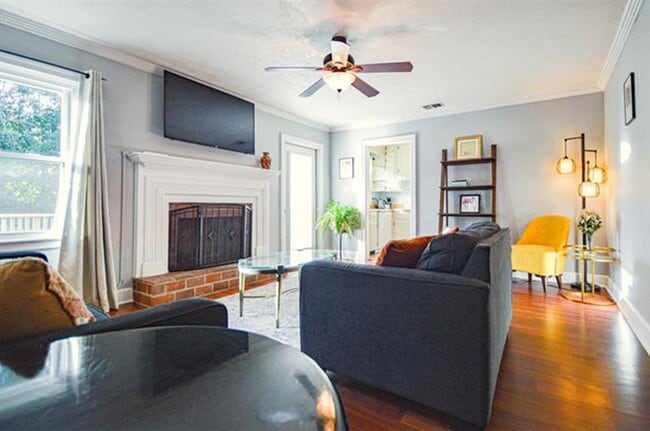 Building Photo - 980 Marys Dr