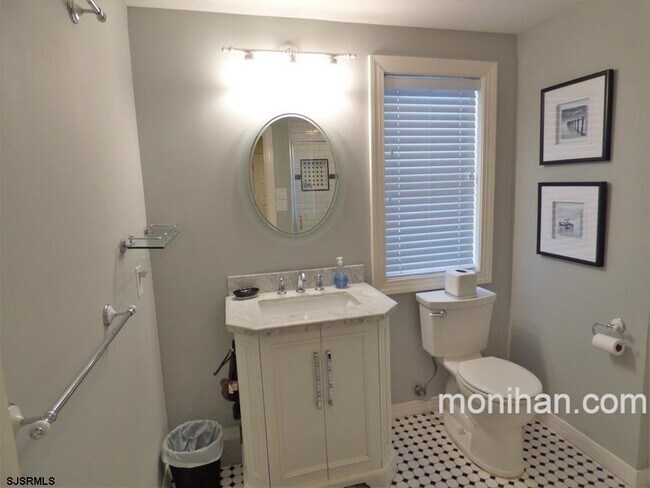 Building Photo - 875 Stenton Pl