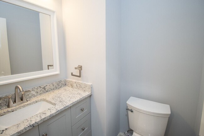 Building Photo - Charming 3-Bed, 3.5-Bath Home Near Augusta...