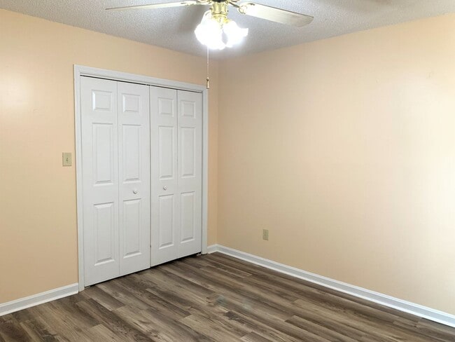 Building Photo - Nice Condo close to RAFB