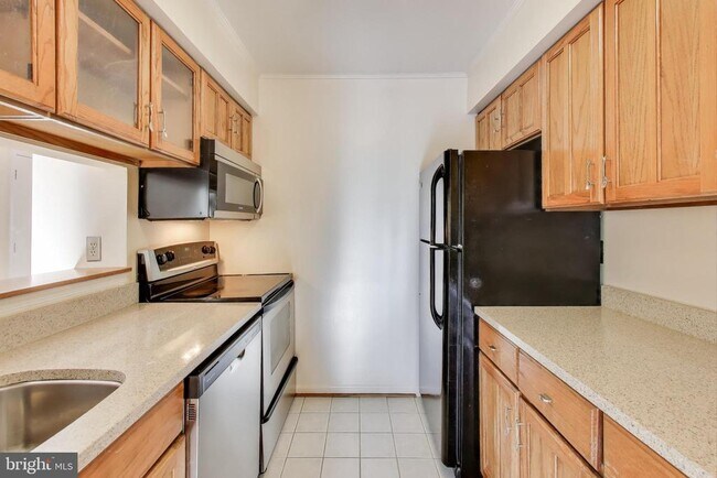 Building Photo - 1639 Carriage House Terrace