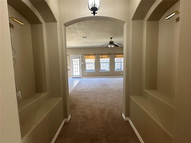 Building Photo - 8466 Davis Dr