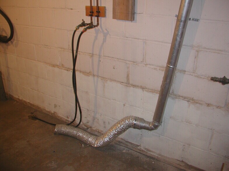 Building Photo - 241 E Ronning Ave