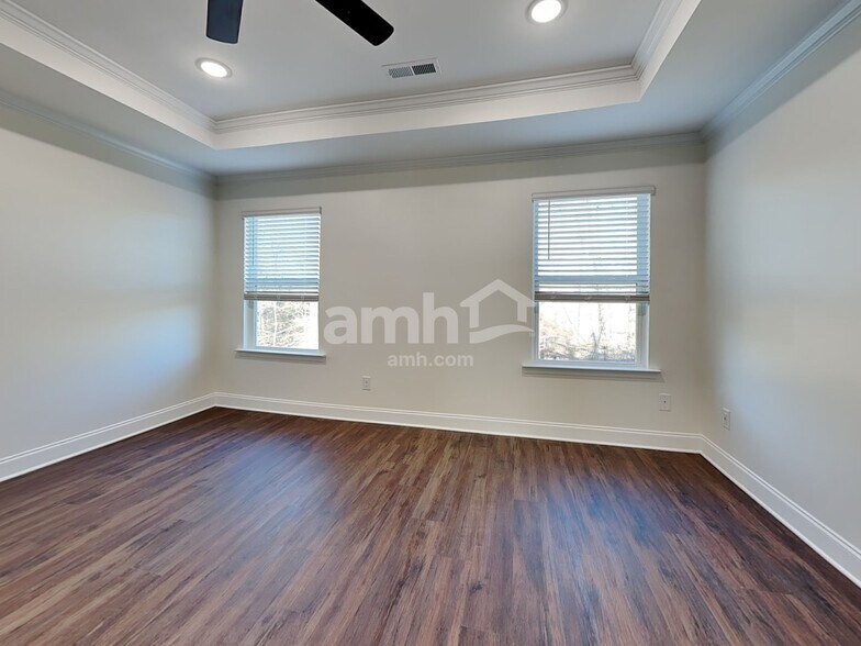 Building Photo - 12204 Golden Farm Ln