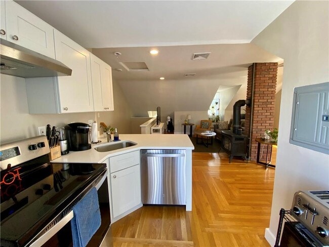 Building Photo - 30 Gould St